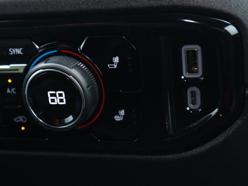 Used 2025 Chevrolet Silverado 2500 LT w/ Trail Boss Package image 27