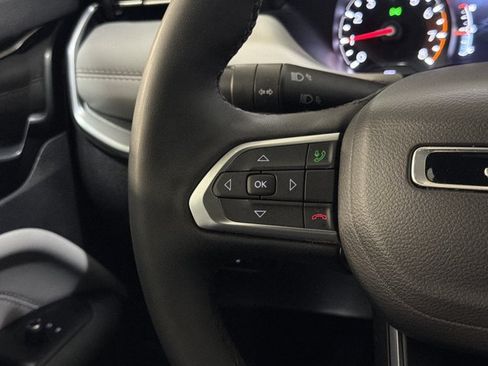 Used 2025 Jeep Compass Limited AWD/4WD image 29