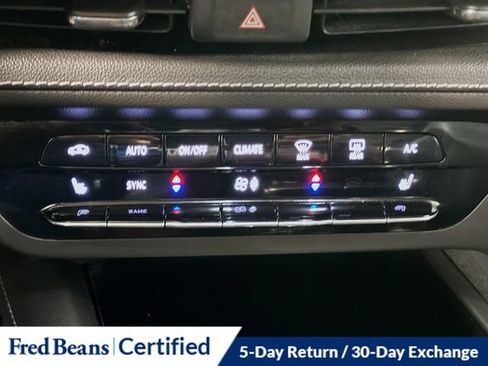Used 2023 Buick Envision Essence AWD/4WD image 18