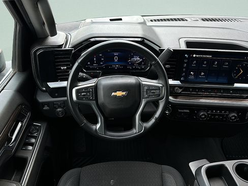 Used 2025 Chevrolet Silverado 3500 LT w/ Safety Package AWD/4WD image 10