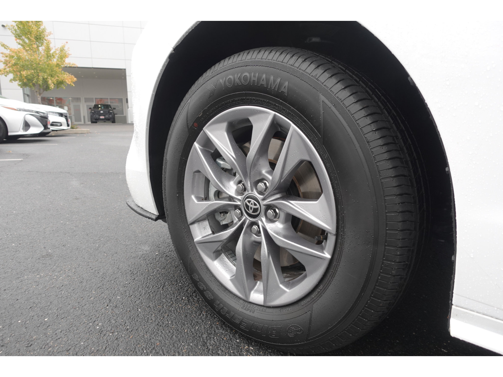 Certified 2025 Toyota Sienna LE FWD image 26