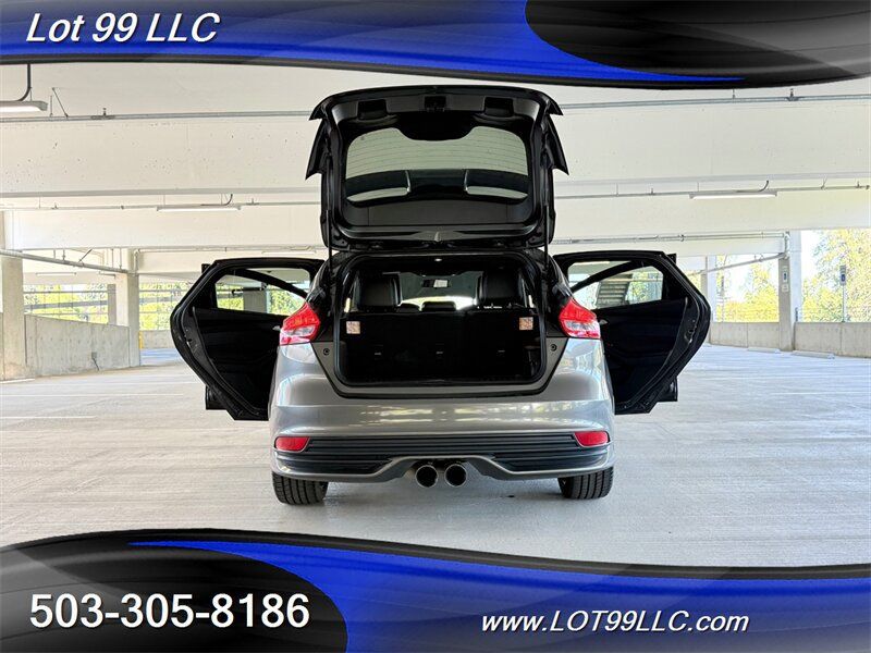 Used 2017 Ford Focus ST w/ Equipment Group 401A FWD image 31