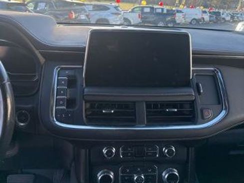 Used 2022 GMC Yukon XL AT4 image 14