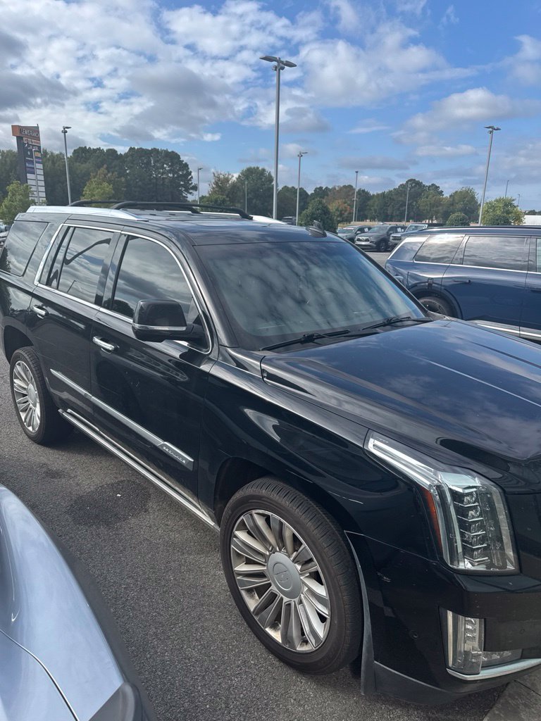 Used 2018 Cadillac Escalade Platinum AWD/4WD image 9