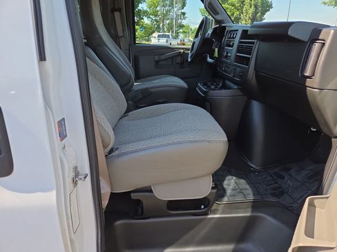 Used 2023 Chevrolet Express 3500 LT w/ LT Preferred Equipment Group RWD image 22