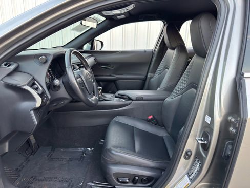 Used 2022 Lexus UX 200 image 15