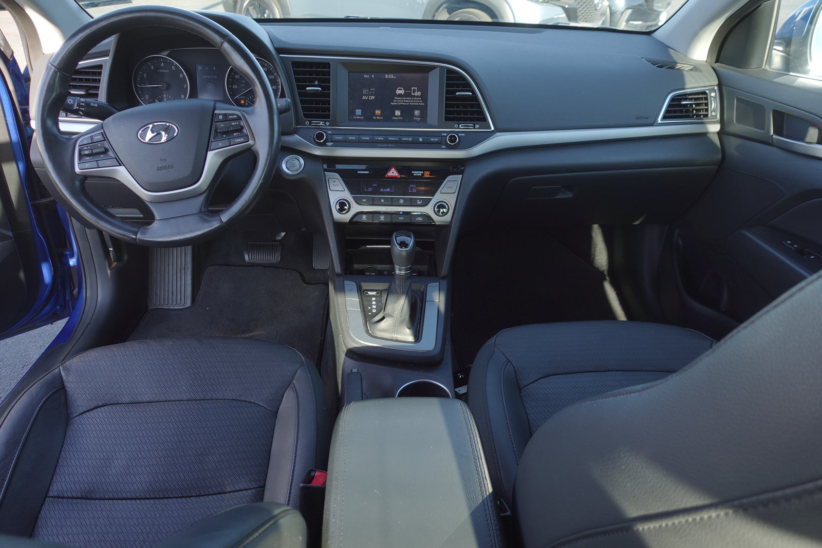 Used 2017 Hyundai Elantra Limited FWD image 10