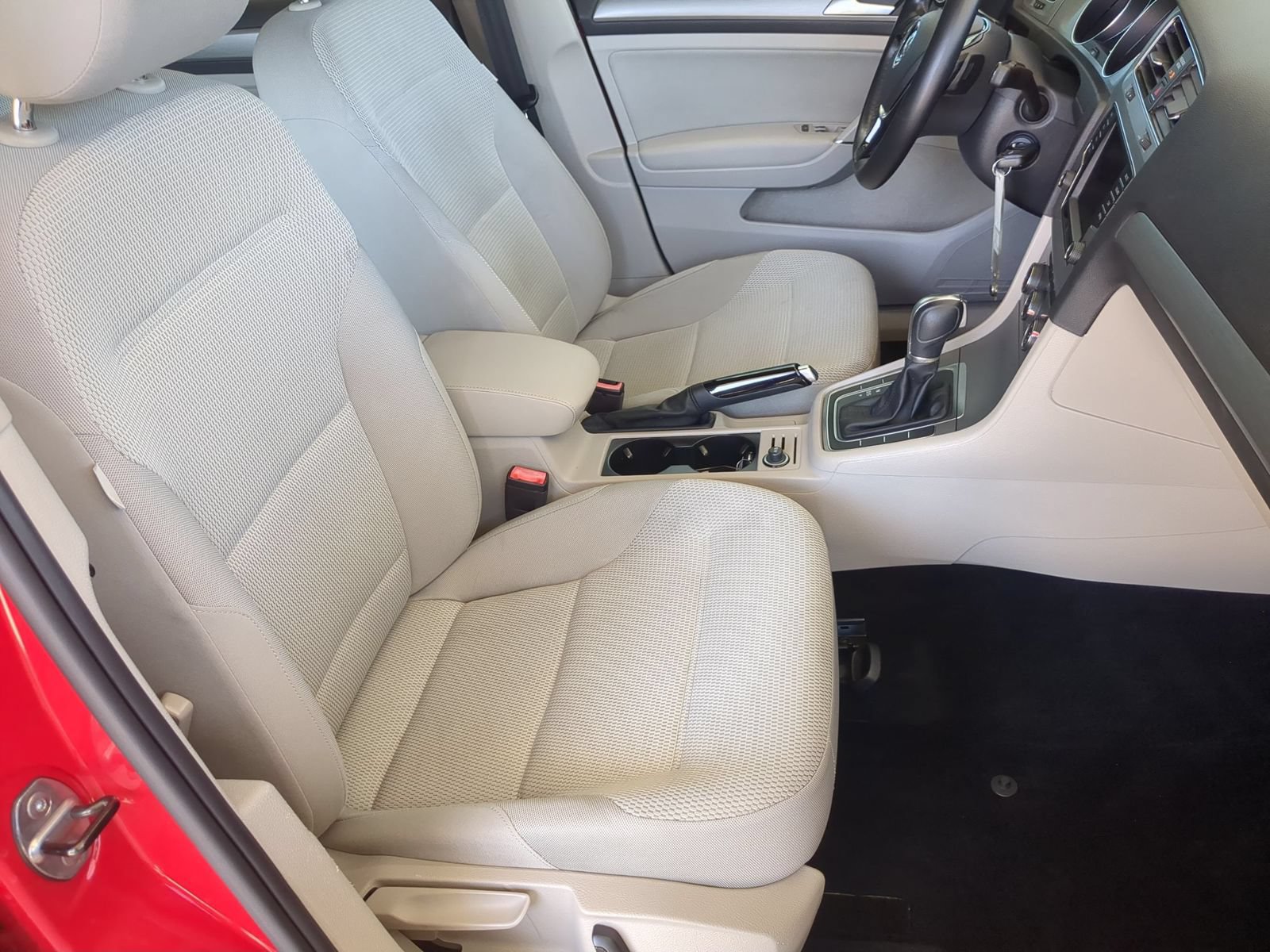 Used 2017 Volkswagen Golf S FWD image 27