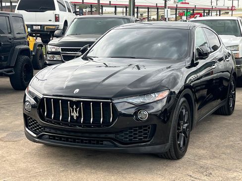 Used 2018 Maserati Levante AWD/4WD image 39