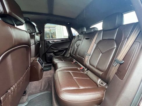 Used 2017 Porsche Macan Turbo image 18