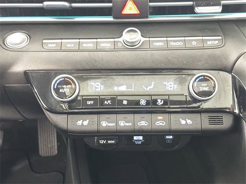 Used 2024 Hyundai Elantra Limited image 15