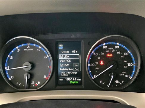 Used 2017 Toyota RAV4 XLE image 23