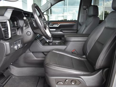 Used 2023 GMC Sierra 1500 Denali w/ Denali Reserve Package AWD/4WD image 3