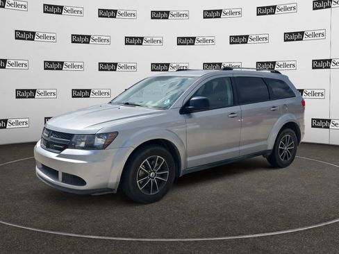 Used 2018 Dodge Journey SE w/ Popular Equipment Group image 2