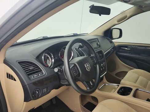 Used 2016 Dodge Grand Caravan SXT FWD image 19