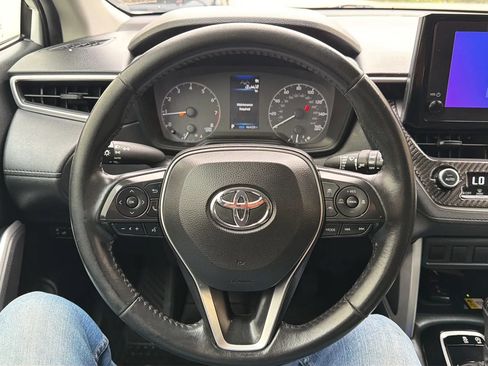 Used 2023 Toyota Corolla Cross LE AWD/4WD image 10