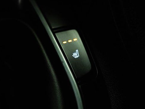 Used 2019 Hyundai Veloster 2.0 Premium image 19