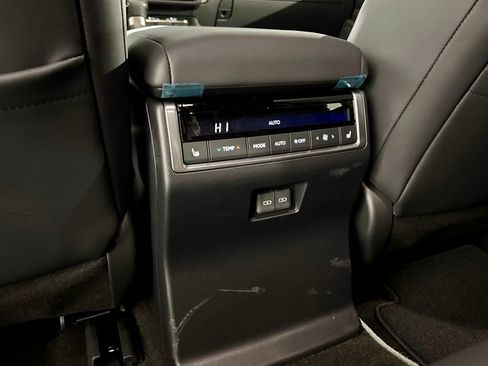 Used 2025 Lexus GX 550 image 29