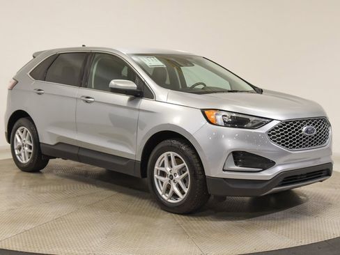Used 2024 Ford Edge SEL image 6