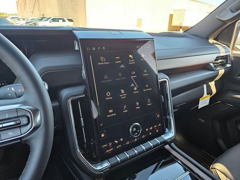 New 2026 GMC Yukon Denali w/ Sun & Power Step Package image 15