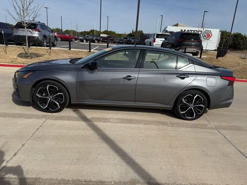 Used 2024 Nissan Altima 2.5 SR image 8