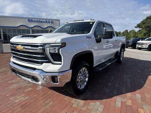 Used 2025 Chevrolet Silverado 2500 LTZ w/ LTZ Premium Package AWD/4WD image 32