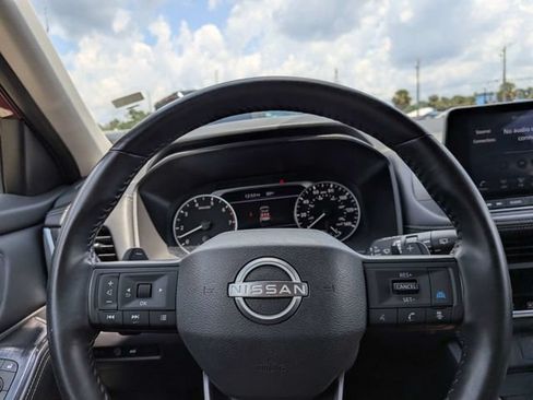 Used 2025 Nissan Rogue SV AWD/4WD image 23