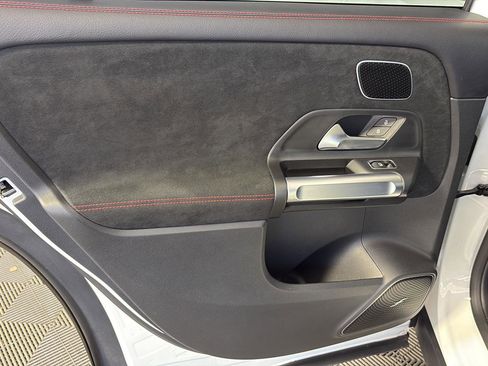 Used 2023 Mercedes-Benz GLB 35 AMG 4MATIC image 25
