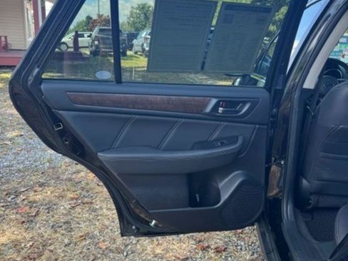 Used 2018 Subaru Outback 2.5i Limited AWD/4WD image 15
