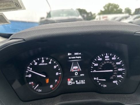 Used 2024 Subaru Crosstrek 2.0i AWD/4WD image 9