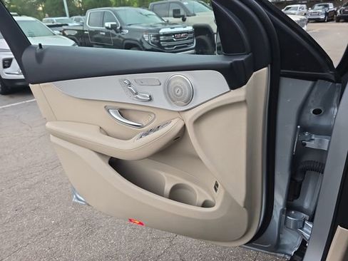 Used 2022 Mercedes-Benz GLC 300 4MATIC image 25