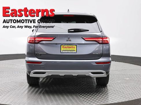 Used 2023 Mitsubishi Outlander SE AWD/4WD image 6