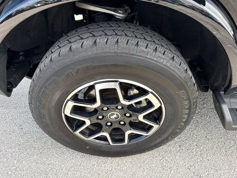 Used 2025 Ford Bronco Outer Banks AWD/4WD image 12