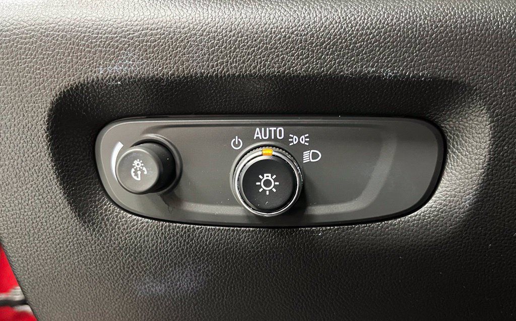 Used 2023 Chevrolet Traverse LT AWD/4WD image 32