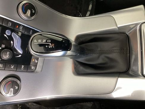 Used 2018 Volvo V60 T5 Dynamic image 27