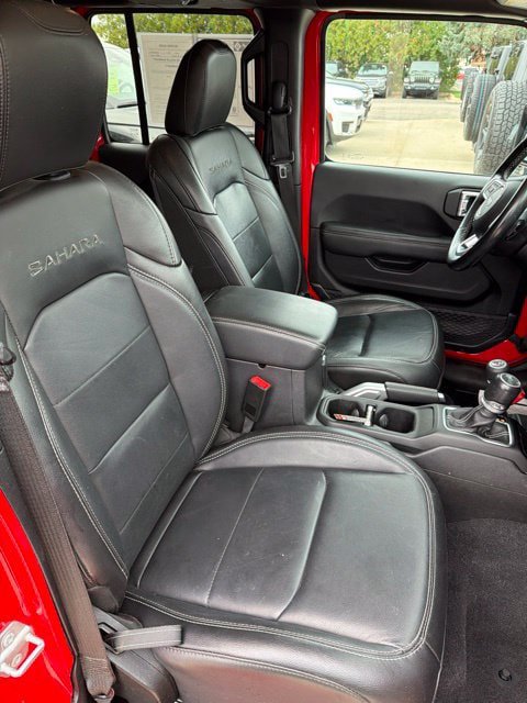 Certified 2020 Jeep Wrangler Unlimited Sahara w/ LED Lighting Group AWD/4WD image 16