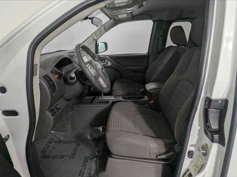 Used 2019 Nissan Frontier SV image 12