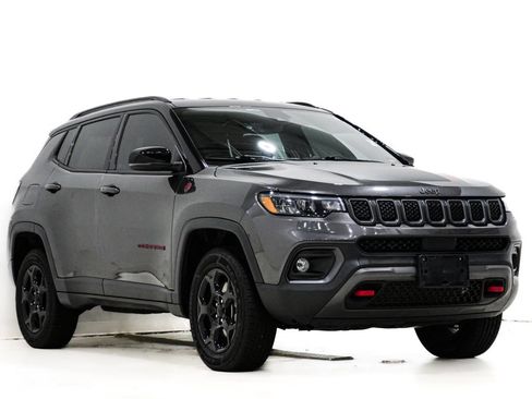 Used 2023 Jeep Compass Trailhawk AWD/4WD image 1