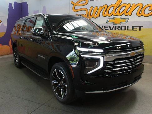 New 2025 Chevrolet Suburban Premier image 4