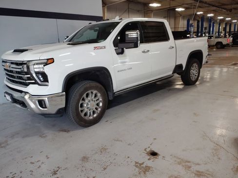 Used 2024 Chevrolet Silverado 2500 LTZ w/ LTZ Premium Package AWD/4WD image 1
