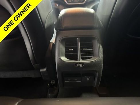 Used 2019 Jeep Cherokee Limited w/ Technology Group AWD/4WD image 14