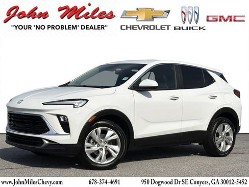 Used 2024 Buick Encore GX Preferred w/ Comfort Package FWD image 1