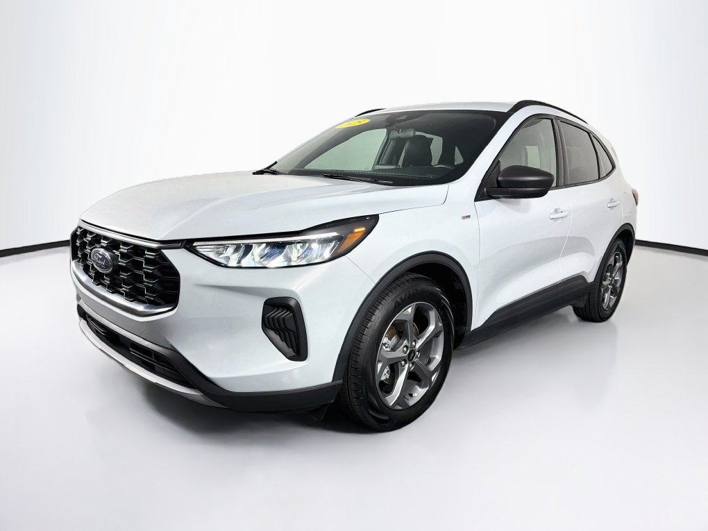 Used 2025 Ford Escape ST-Line FWD image 3
