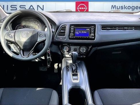 Used 2019 Honda HR-V LX image 7