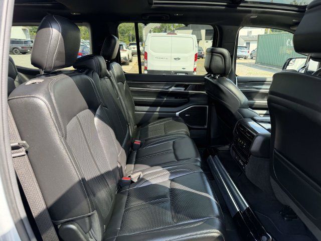Used 2022 Jeep Wagoneer Series I w/ Convenience Group I AWD/4WD image 13