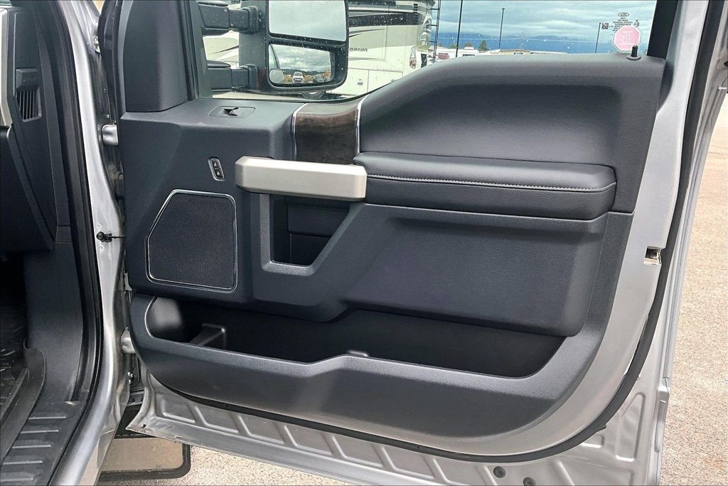 Used 2022 Ford F250 Lariat AWD/4WD image 24