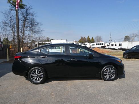 Used 2024 Nissan Versa S w/ S Plus Package image 4