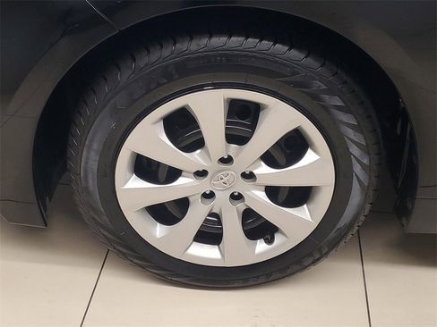 Certified 2023 Toyota Corolla LE image 5
