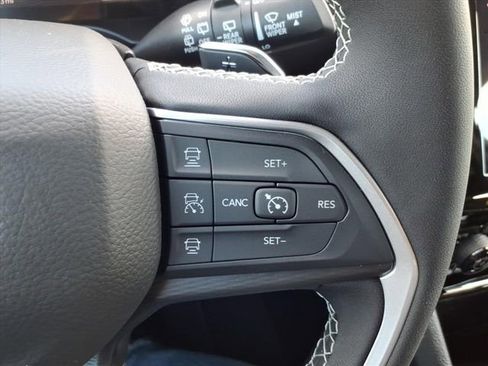 New 2025 Jeep Grand Cherokee L Laredo image 25