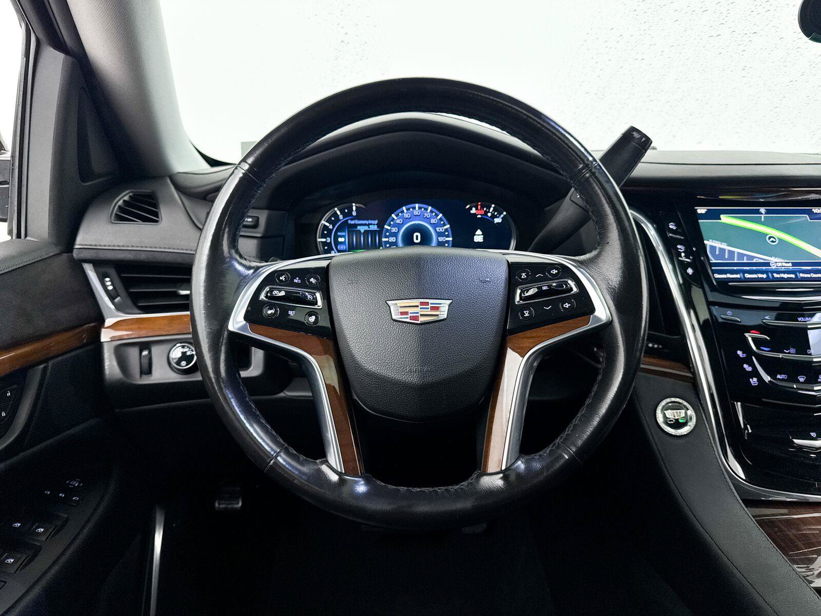 Used 2016 Cadillac Escalade Luxury RWD image 28